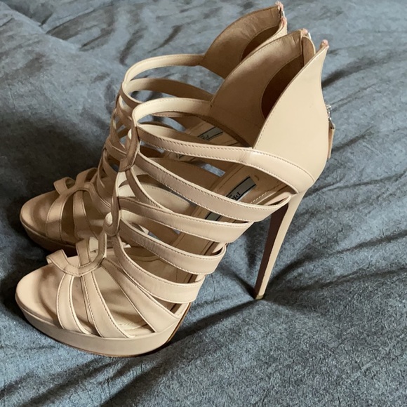 PRADA size 39. Leather. Made in Italy. Pictures tell it all - Picture 2 of 13